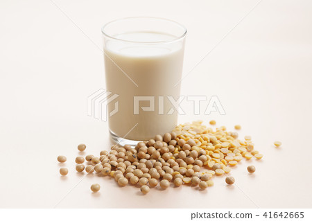 Soy milk 41642665