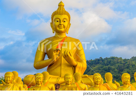 big Buddha statue sitting in small buddha statues big Buddha statue sitting in small buddha statues 41643281