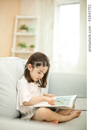 Girl on the couch 41643701