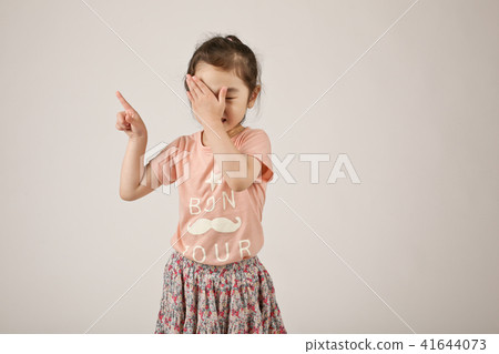 Girls in various poses Girls in various poses 41644073