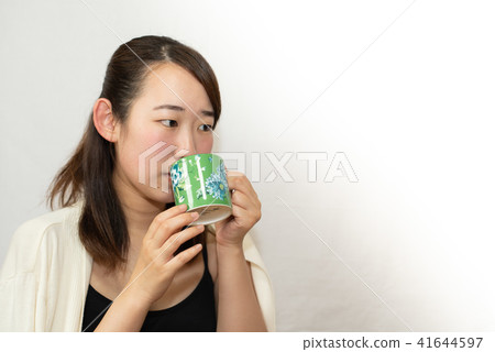 休息的女人 41644597