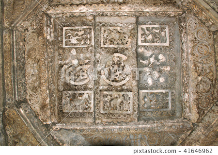 Ceiling Shantelashwara shrine Hoysaleshvara Temple 41646962