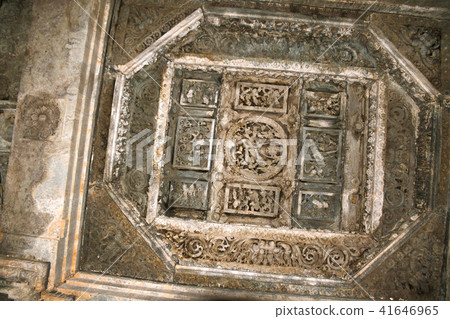 Ceiling, Hoysaleshvara Temple, Halebid, Karnataka 41646965