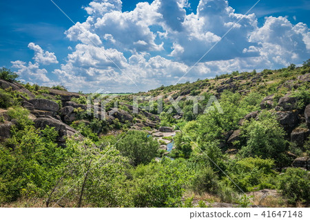 Arbuzinka Rocks in the Actovo canyon, Ukraine Arbuzinka Rocks in the Actovo canyon, Ukraine 41647148