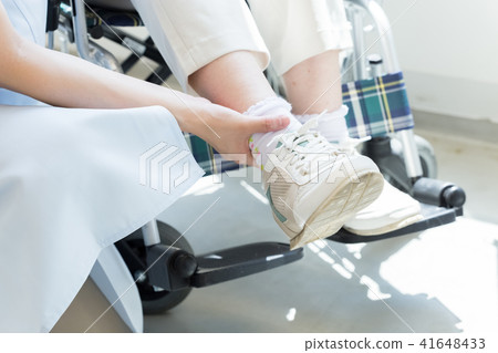 協助照顧者 協助照顧者 41648433
