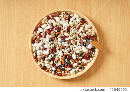 assorted beans 41649963