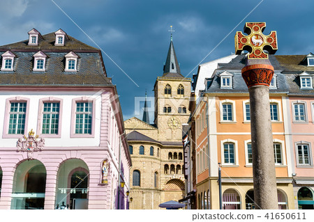 The Marktkreuz Cross and the Cathedral in the Hauptmarkt Square in Trier, Germany 41650611