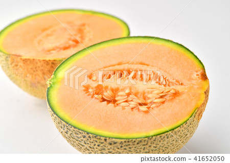 Melon cut in half Melon cut in half 41652050