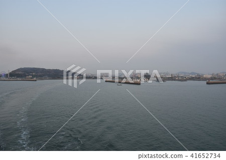 韓國仁川市(左月實島,右邊仁川港和城市) 韓國仁川市(左月實島,右邊仁川港和城市) 41652734