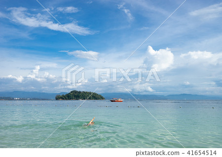 Summer scenery seen from Manukan Island, Kota Kinabalu Summer scenery seen from Manukan Island, Kota Kinabalu 41654514