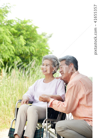 Natural Psychotherapy: A Walk for an Elderly Couple Natural Psychotherapy: A Walk for an Elderly Couple 41655357