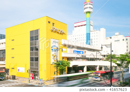 Niigata Mansei Bus System Center Building and Rainbow Tower 41657623