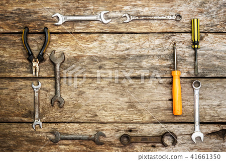 Old technical tool with copy space top view 41661350