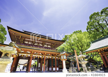 Dazaifu Tenman-nan Shrine gathered with tourists 41664915
