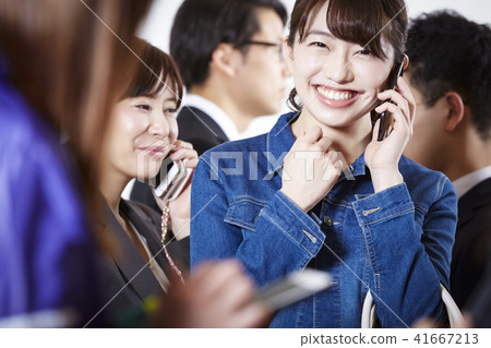 Female friends Smartphone Female friends Smartphone 41667213