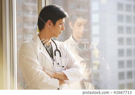 A male doctor A male doctor 41667713