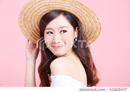 Women Resort 41668437