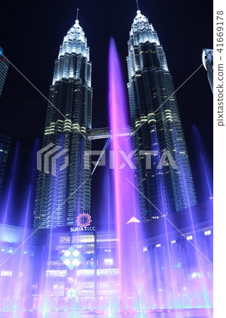 Night view of fountain show and twin tower Night view of fountain show and twin tower 41669178