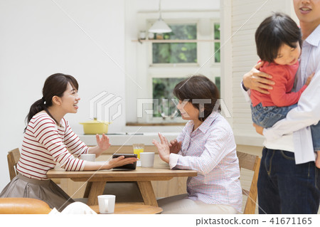 第三代家庭形象 41671165