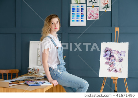 painting hobby artful personality talent girl draw 41671490