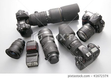 Professional digital camera 41672374