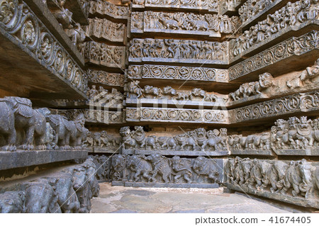 Friezes of animals, Hoysaleshwara temple 41674405