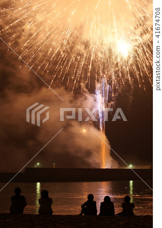 Walking the four seasons Summer fireworks Walking the four seasons Summer fireworks 41674708