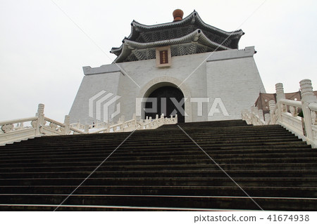 Chiang Kai-shek Memorial Hall 41674938