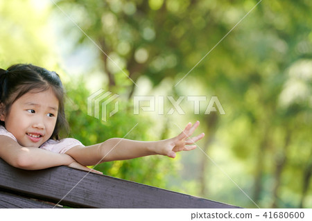 孩子的好奇心 41680600