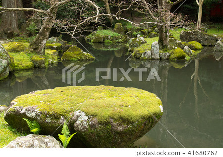The garden of the Kitajima masterpiece ruins The garden of the Kitajima masterpiece ruins 41680762