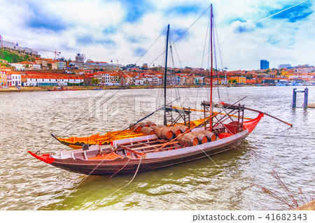 Traditional boats in Douro river, Porto, Portugal 41682343