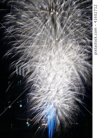 Walking the four seasons Summer fireworks Walking the four seasons Summer fireworks 41682712