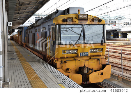 Long rail transportation car for bullet train LRA Toyohashi Station 41685942