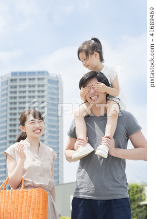 People, Daughter, Father, Family, Family, Friends, Men, Girls, Child, Dad, Dad, Father, Parents, Portrait 41689469
