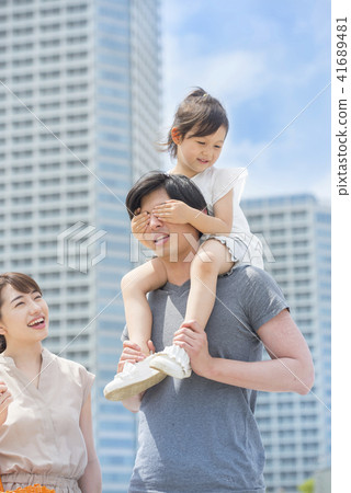 Person, daughter, parent and child, family, family, good friend, man, girl, child, dad, dad, father, parent and child 41689481