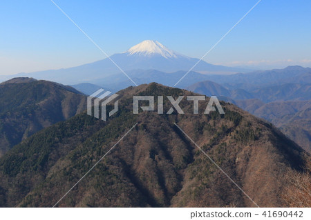 富士山的看法在冬天從神奈川的Nabebararu的1200 m附近通過rainyama 富士山的看法在冬天從神奈川的Nabebararu的1200 m附近通過rainyama 41690442