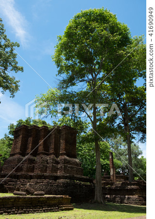 Wat Avasa Yai Historical Park in Kamphaeng Phet 41690949