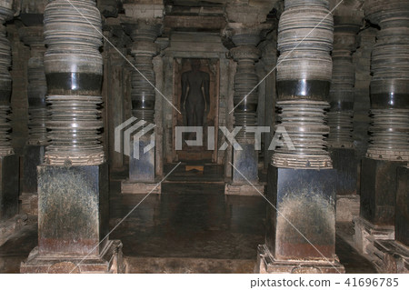 Interior of the main shrine, Shantinatha Bsadi  41696785