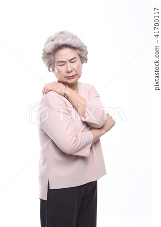 亞洲女性的面部表情,高級,中年,老人,祖母,特寫,疼痛,疾病,悲傷,疼痛,健康 亞洲女性的面部表情,高級,中年,老人,祖母,特寫,疼痛,疾病,悲傷,疼痛,健康 41700117