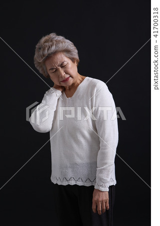 Asian woman facial expression, senior, middle aged, old, grandmother, close up, pain, illness, sadness, suffering, healthy 41700318