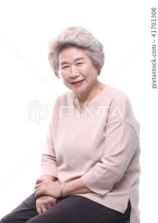 亞裔婦女的表情,資深,中年,老人,祖母,特寫鏡頭,笑,幸福,情感,健康 亞裔婦女的表情,資深,中年,老人,祖母,特寫鏡頭,笑,幸福,情感,健康 41701306