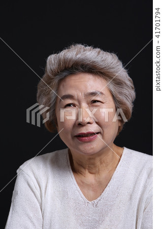 Asian woman's facial expression, senior, middle-aged, elderly, grandmother, close-up, laughing, happiness, emotion, health Asian woman's facial expression, senior, middle-aged, elderly, grandmother, close-up, laughing, happiness, emotion, health 41701794