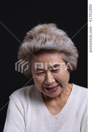 亞裔婦女的表情,資深,中年,老人,祖母,特寫鏡頭,笑,幸福,情感,健康 亞裔婦女的表情,資深,中年,老人,祖母,特寫鏡頭,笑,幸福,情感,健康 41701800