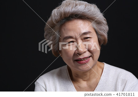 亞裔婦女的表情，資深，中年，老人，祖母，特寫鏡頭，笑，幸福，情感，健康 41701811