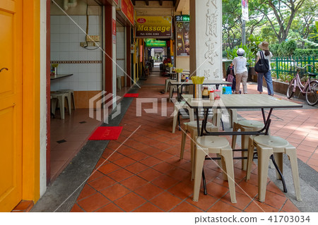 Singapore Singapore 41703034