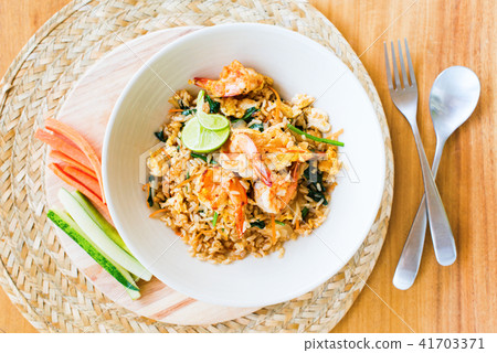 Khao pad with shrimp vegetables cucumber carrot Khao pad with shrimp vegetables cucumber carrot 41703371