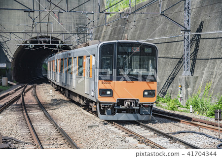 [Tokyu Denentoshi Line Tobu Series 50000 Saginuma Station] 41704344