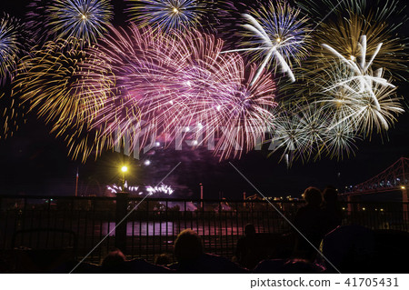 Montreal fireworks display 2017 41705431