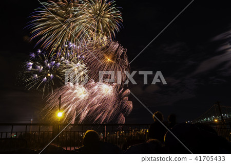 Montreal fireworks display 2017 41705433
