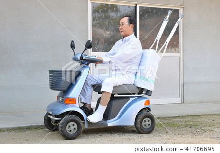 Silver men Senior car crutch sideways 41706695